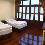 Papermoon Guesthouse