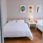 Urban Cozy Apartment Near The River