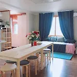 Urban Cozy Apartment Near The River