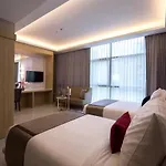 Elegant Airport Hotel