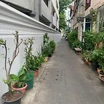 Khaosan Pearl Hostel