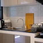 Cheri\'S Homestay现代两层独栋别墅，4卧4卫，3日送接机1周接送机,近mega邦纳