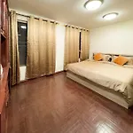 Private House 3 Suite Beds + Double Beds In Heart Of Phromphong