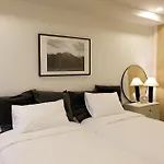 Upscale 3-Bedroom 3-Bathroom Suite 1 Min To Bts Prompong