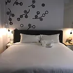 Bedspread Hostel (Adults Only)