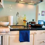 High-End Condo With 5 Mins To Terminal21 Bts Mrt With Kitchen