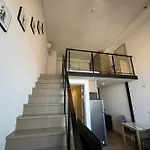 Sukhumvit 87 游泳池健身房 酒吧 餐厅 办公区等一体公寓