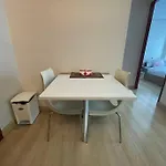 Cozy Room At Huai Khwang Close To Mrt