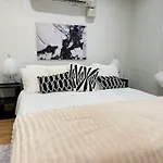 Huge 4 Story Japanese House Sleeps 9 City Center