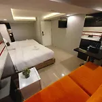 Deco Lux Hotel