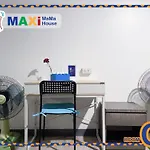Maxi Mama Room