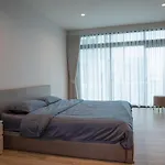 3 Bedroom 3 Bathroom, Luxury Home, Near Ekkamai