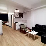 City Plaza Nana Hotel