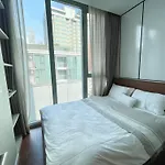 Luxury Sukhumvit Asoke Nana 65 Sqm Sleeps 4