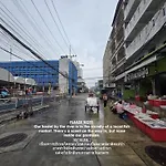 Beat Warii Hostel At Chaophraya River