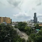 Chill Condo - Bts On Nut - Pool, Gym, Fast Wi-Fi