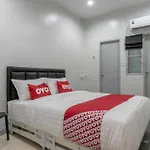 Oyo 818 Suksomboon Residence