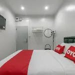 Oyo 818 Suksomboon Residence