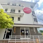 Ruan Plaisoi Apartment
