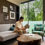 Madi Paidi Bangkok, Autograph Collection