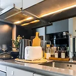 Magnificent Apt 1Br - Ultra Fast Wifi - Ekkamai