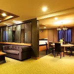 Q Hotel