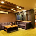 Q Hotel
