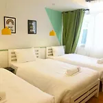 Folk Poshtel Asok