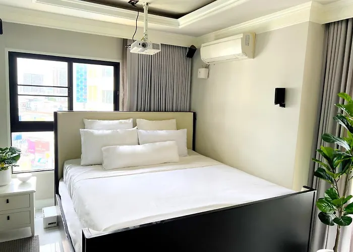Grand Diamond Condominium