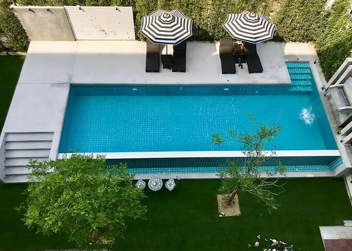 Baan Oliver Srinakarin