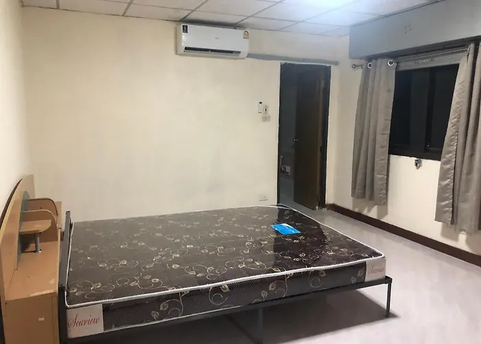 ชาญ บุญเอื้อ อพาร์ทเม้นท์ Chan Booneua Apartment