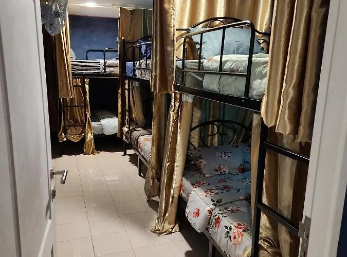 Khaosan Pearl Hostel