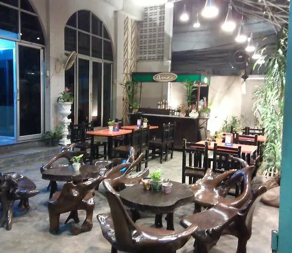 The Grand Palace Hostel