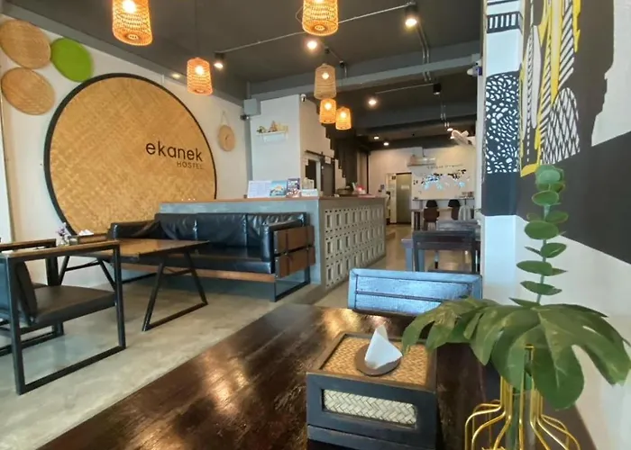 Ekanek Hostel (Adults Only)