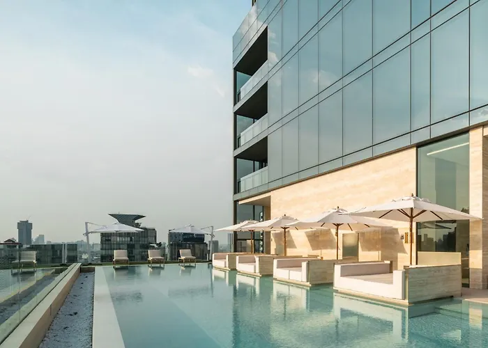 Thonglor Luxury Large 2 Bedrooms Mini Golf Sky Pool Residence