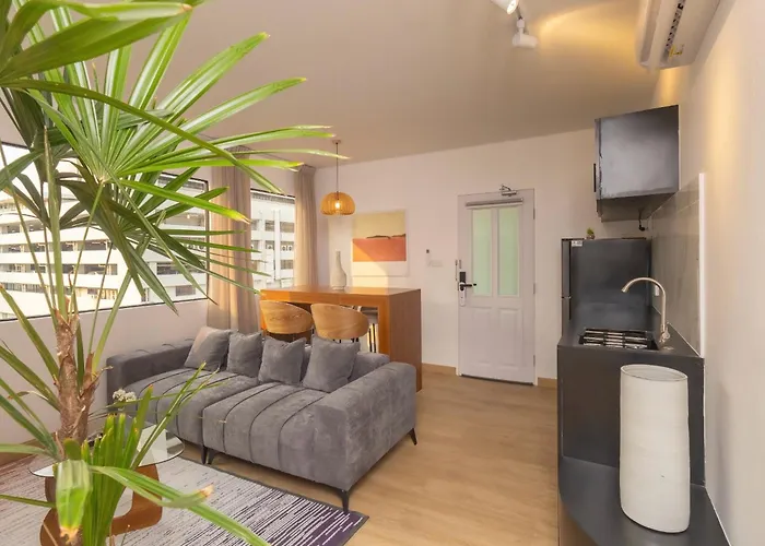 2 Bedrooms For 3 Guest Comfy Home At Heart Of Silom - 7A