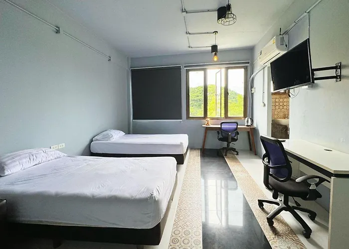 Oyo 75465 Lucky Hostel - Huai Khwang