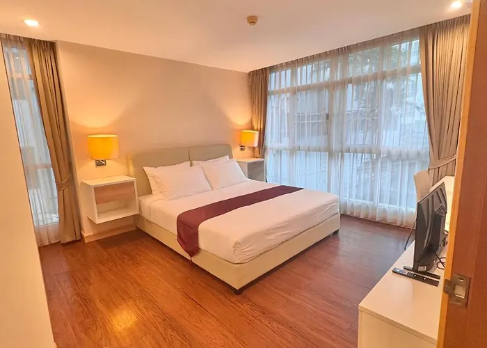 Icon Narindra Suites Hotel An Expansive And Elegant Room With A Complimentary Minibar Service