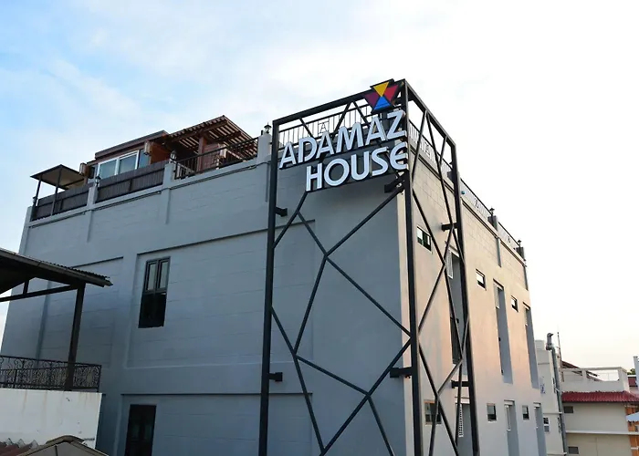 Adamaz House