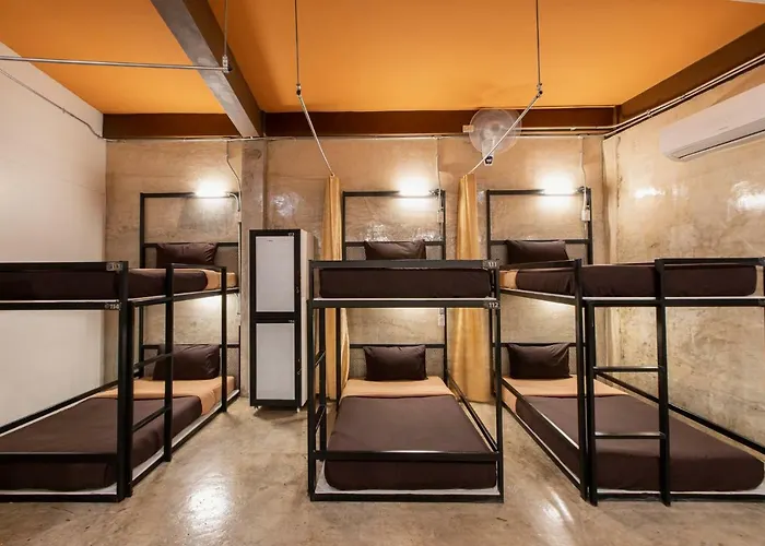 The Alley Hostel&Bistro