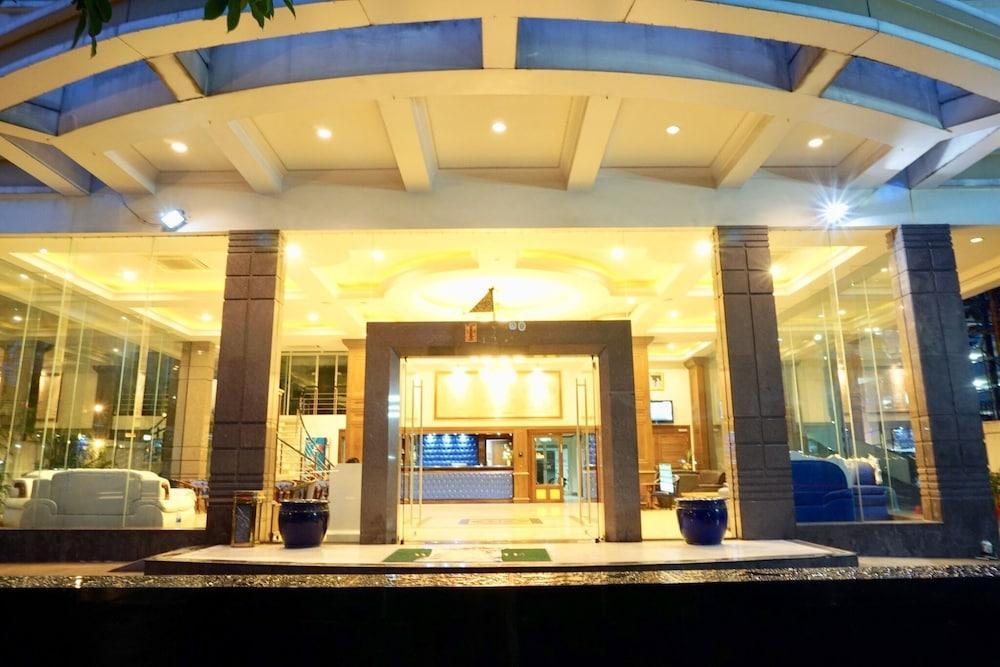 Hotel Miloft Sathorn - Sha Certified 5*