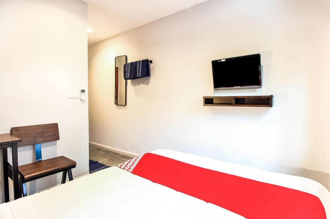 Hotel Vaccinated Staff -oyo 312 Wire Phrakanong Bangkok