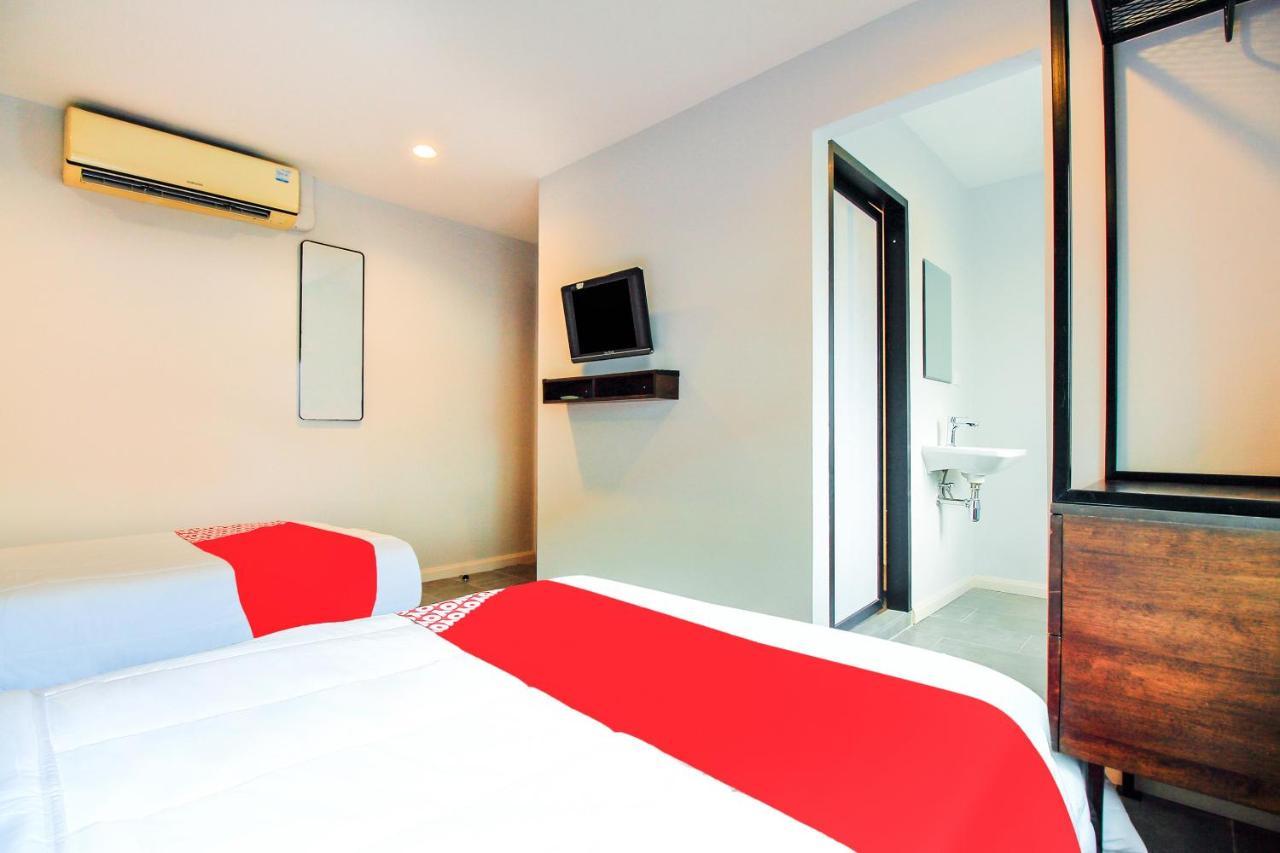Hotel Vaccinated Staff -oyo 312 Wire Phrakanong 3*