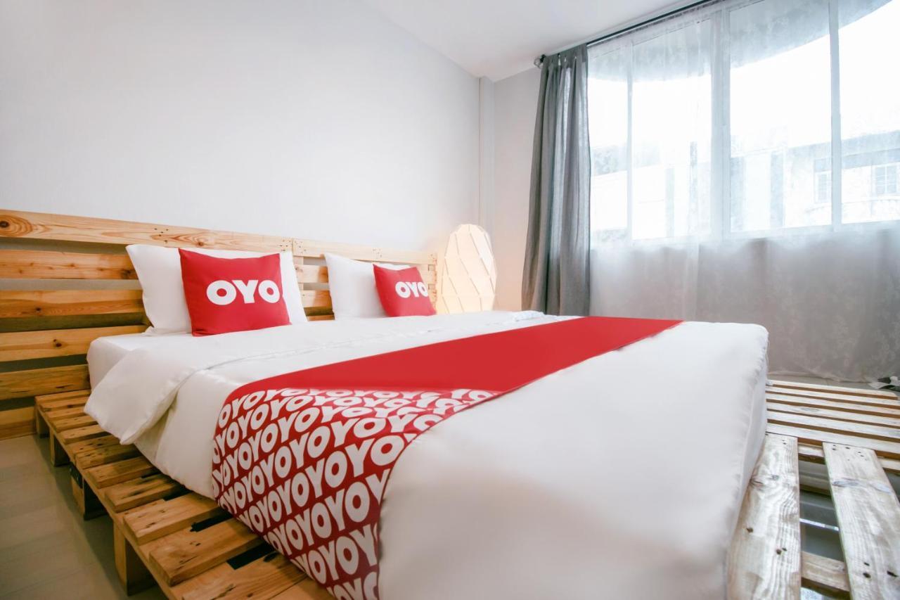 Oyo 421 Guyasuka & Cafe Hotel Bangkok