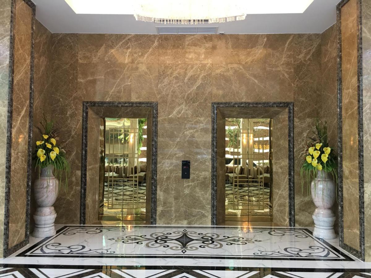 Hotel Elegant Airport 5*