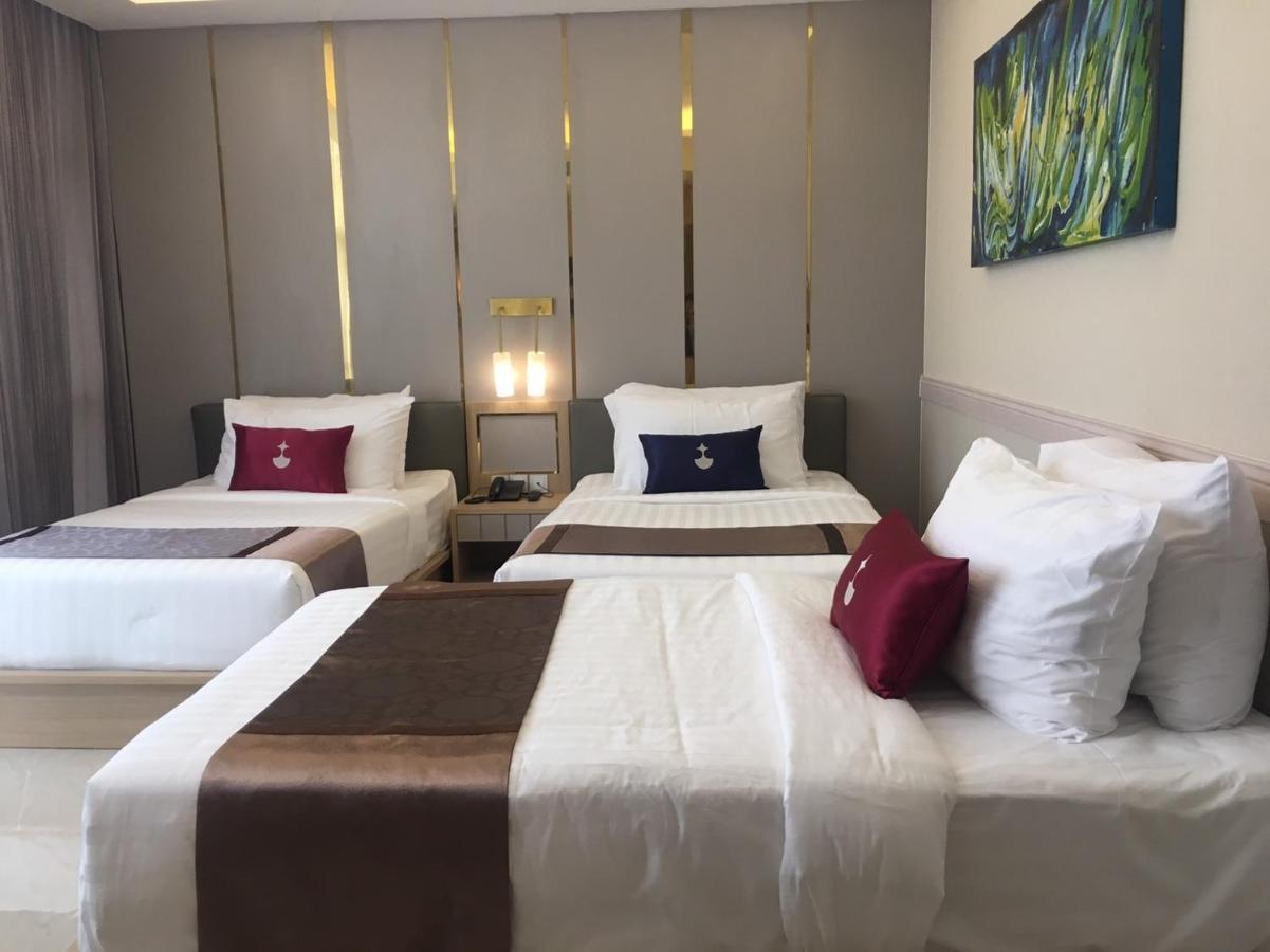 Hotel Elegant Airport 5*