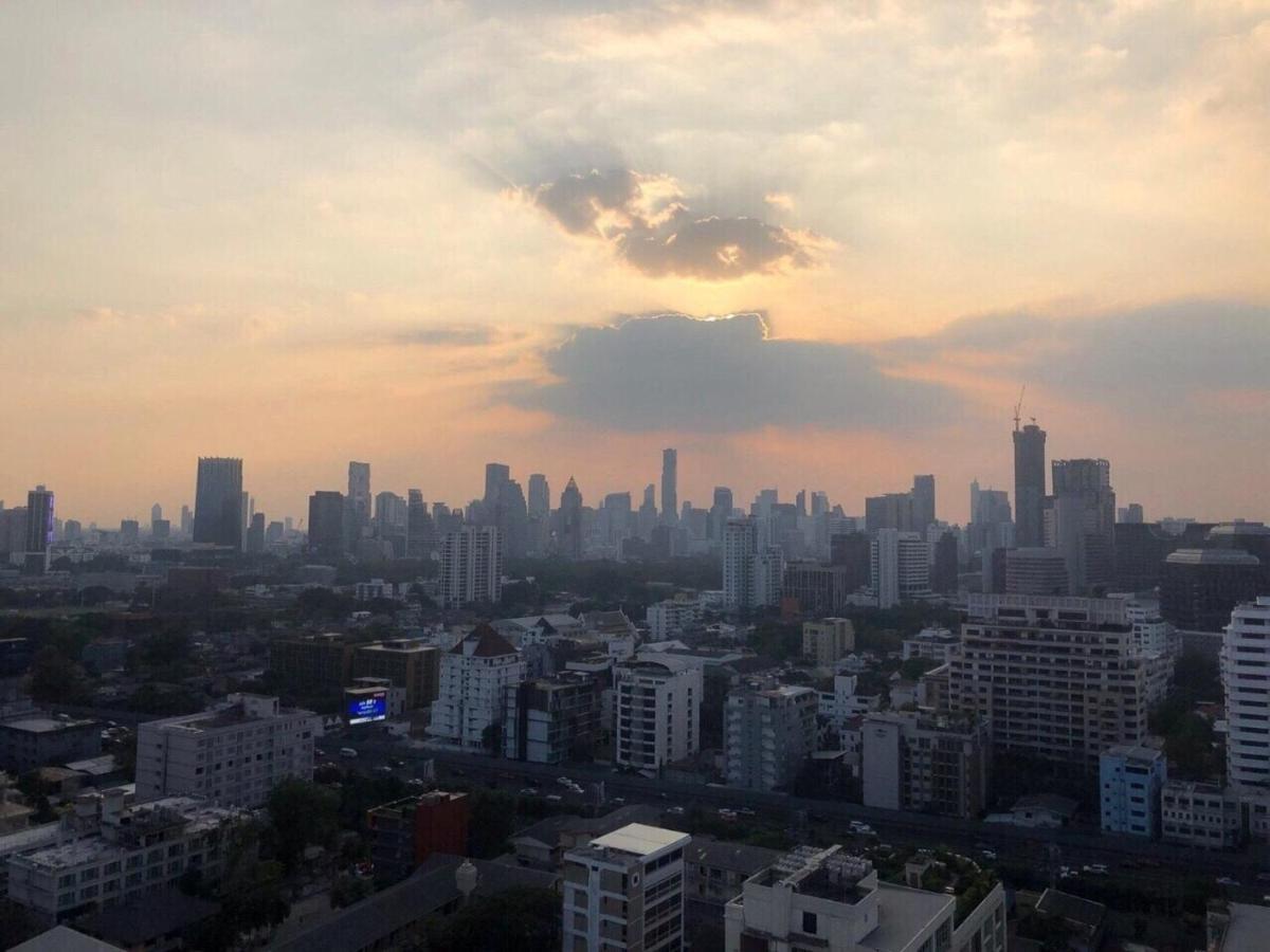 Cozy Central 25th Floor Beautifull Balcony Apartment Bangkok