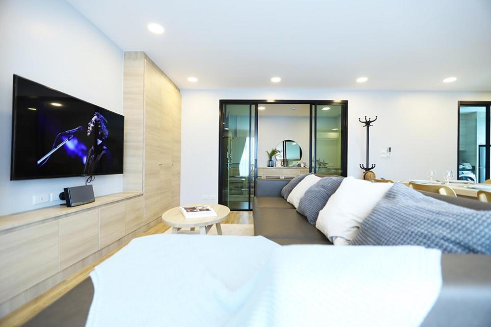Glory Sukhumvit -asoke- Prompong- Bts- Mrt Aparthotel *