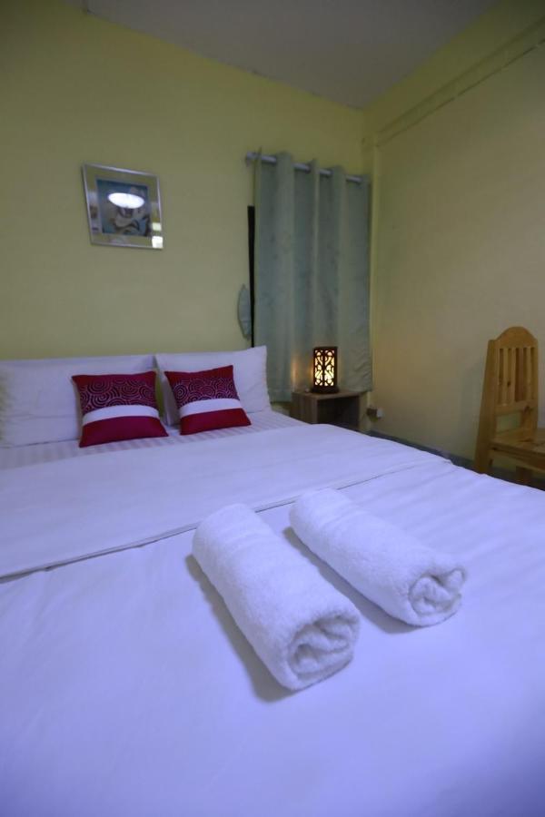 Banana Donmuang Hostel Bangkok