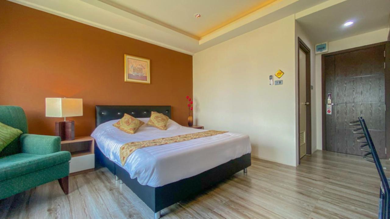 Plearnwan Deluxe Mansion Hotel 2*